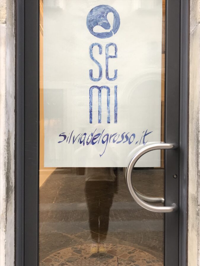 semi porta ingresso riflesso